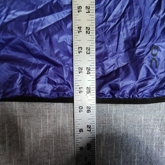 On Running Zero Jacket Womens Size Medium Purple Black Waterproof Windbreaker - Picture 9 of 11